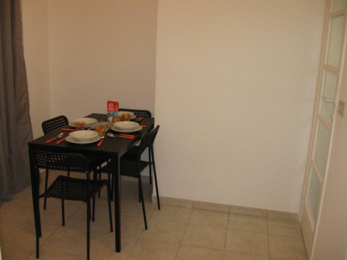 M1 Pasteur Holiday Home Милан Экстерьер фото